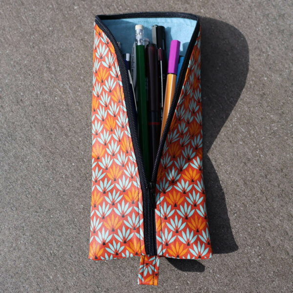 Etui mit orange-hellblauem Muster – Bild 2