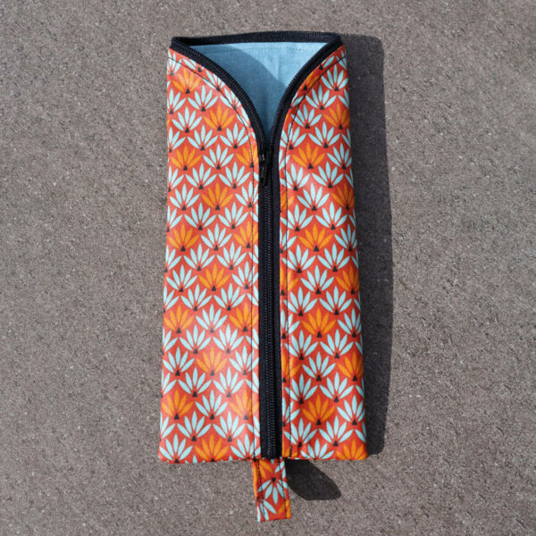 Etui mit orange-hellblauem Muster – Bild 3